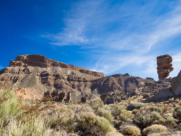 Vista del Roque Cinchado en el Parque Nacional del Teide