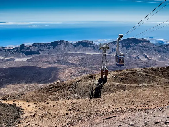 Vista de Tenerife el otras islas en el fondo desde el teleférico del Teide