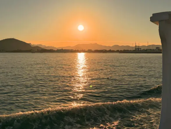 Atardecer en la bahía de Alcudia en Mallorca