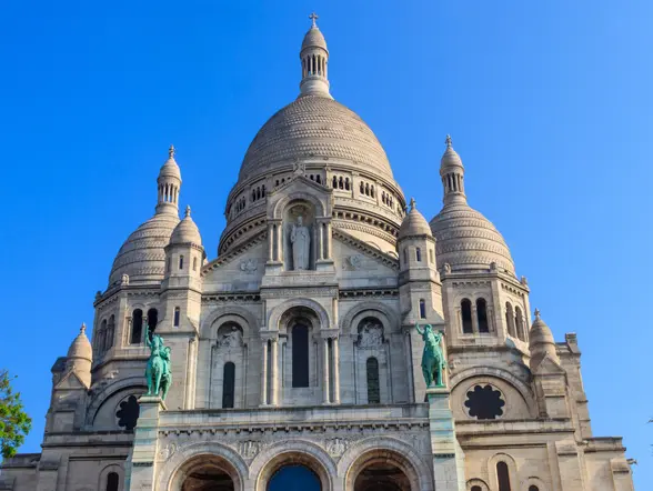 Plano principal de la Basílica del Sagrado Corazón en Montmartre, París