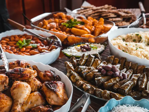 Varias opciones para comer durante el crucero por la Riviera Ateniense.