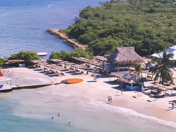 Vista aérea de la playa de Fénix Beach en Cartagena de Indias, Colombia