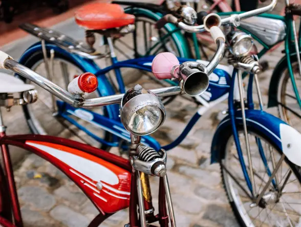 Bicicletas clásicas en las calles de La Habana, Cuba