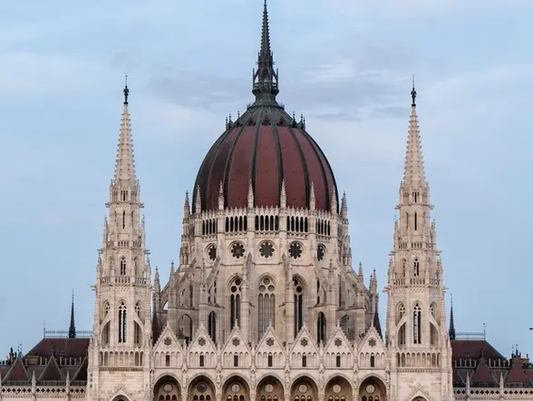 Detalles arquitectónicos del Parlamento de Budapest