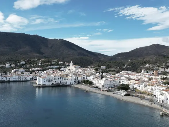 Excursión a Girona, Figueres y Cadaqués desde Barcelona con entrada opcional al Museo Dalí - buendía