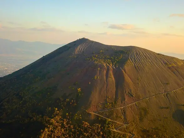 Monte Vesubio al atardecer