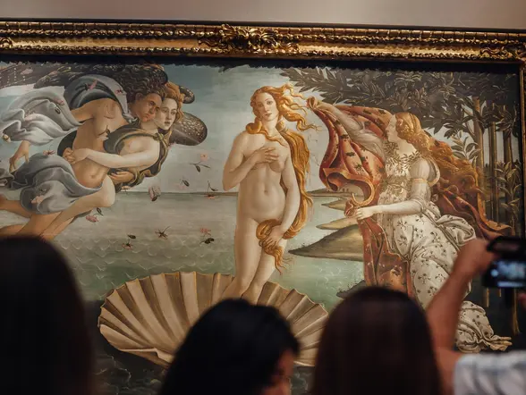 El nacimiento de Venus de Botticelli en la Galería Uffizi, Florencia.