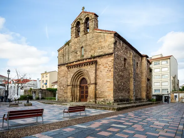 Iglesia de los Padres Franciscanos en Avilés