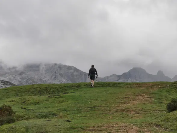Excursión a Bulnes con funicular visita cueva del queso Cabrales desde Cangas de Onís