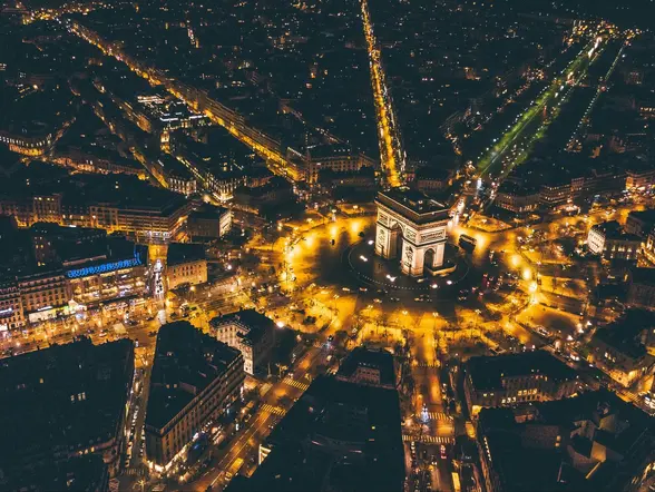Tour nocturno por París con paseo en barco por el Sena - buendía