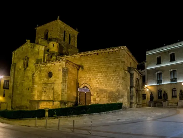 Claustro de San Juan de Duero en Soria