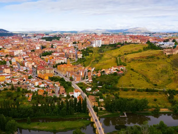 Panorámica de Soria con el río Duero