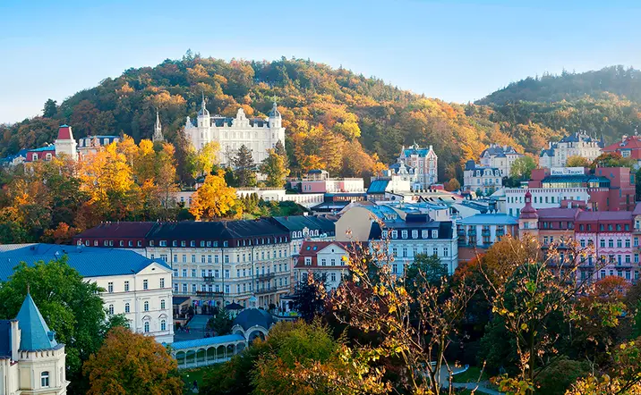 Vista aérea de Karlovy Vary - Excursión a Karlovy Vary - Actividades y Excursiones en español en Praga - Buendía 