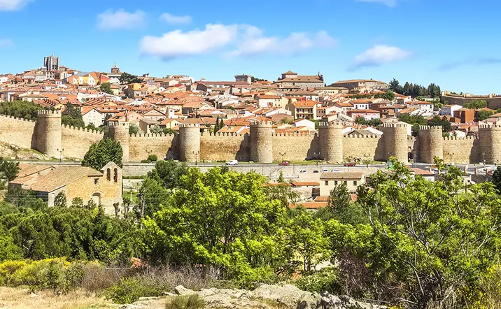 Vista aérea de la ciudad de Ávila - Excursión a Ávila y Salamanca desde Madrid - Buendía