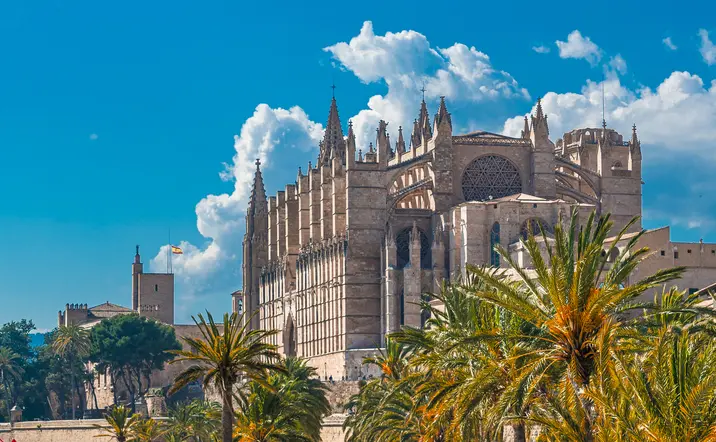 Catedral de Palma de Mallorca - Visita guiada a la Catedral de Palma - Excursiones y Actividades en Palma de Mallorca - Buendía