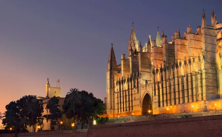 Free Tour Nocturno de Misterios y Leyendas por Palma