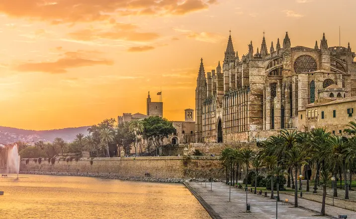 Catedral de Palma - Free tour Palma de Mallorca Imprescindible - Excursiones y Actividades en Palma de Mallorca - Buendía