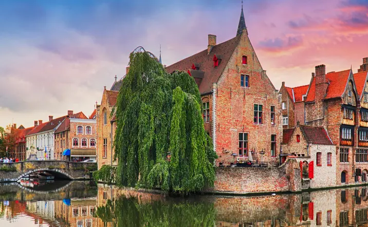 Paseo en barca por los canales de Brujas - Buendía Bélgica 