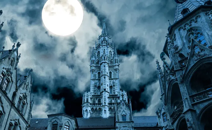 Marienplatz por la noche - Tour de las Leyendas de Múnich - Excursiones y Actividades en español en Múnich - Buendía