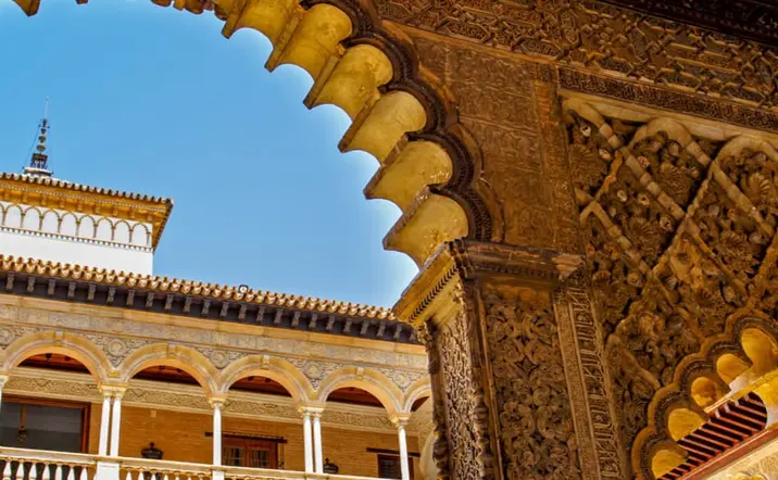 Muestra de la arquitectura mudéjar de los Reales Alcázares de Sevilla-Entrada Real Alcázar de Sevilla - Actividades, entradas y excursiones en Sevilla Buendía 