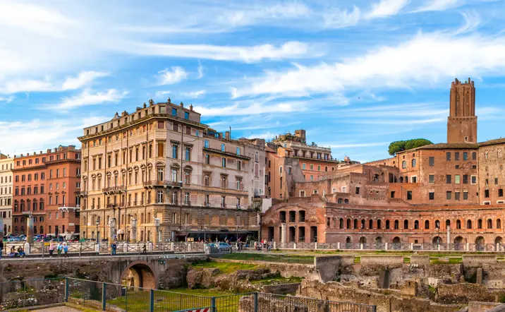 Vista panorámica de los Foros Imperiales en Roma  - Free tour Roma imperial - Actividades y excursiones Buendía Italia