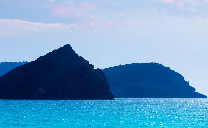 Cabo San Martín y Portixol en el Alicante - Excursión en Catamarán Tres Cabos de Jávea - Excursión en Catamarán Tres Cabos de Jávea - Actividades y Excursiones Buendía Alicante, Comunidad Valenciana