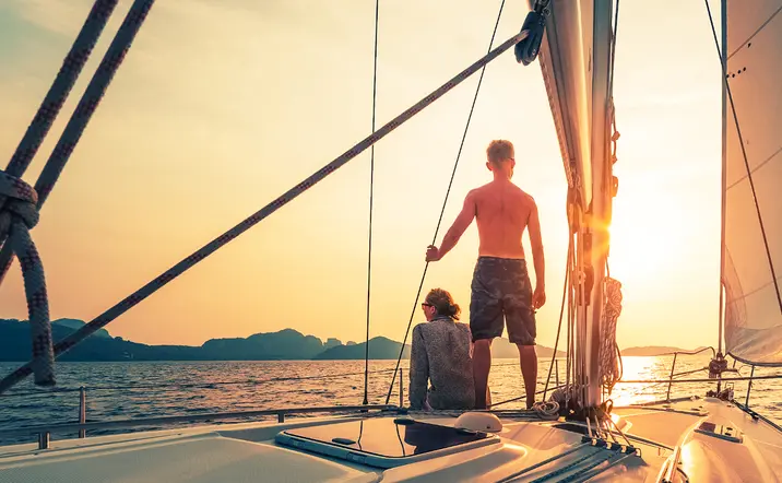Paseo en catamarán al atardecer por Valencia - buendía