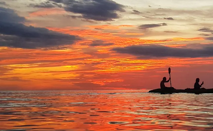 Alquiler de Kayak en Menorca - Excursión en Kayak a la Puesta de Sol en Es Grau - Actividades y Experiencias Buendía Baleares, Menorca