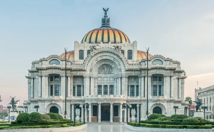 Palacio de bellas Artes en la ciudad de México - Visita guiada del Centro histórico en grupo pequeño - Excursiones y Free tours Buendía México