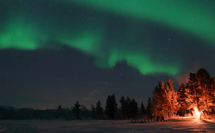 Caza de auroras boreales con Barbacoa Lapona - Excursiones y Visitas guiadas en español Buendía Laponia, Finlandia