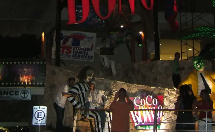 Noche en la discoteca Coco Bongo