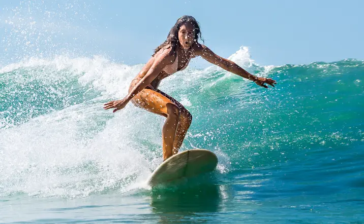 Clase de surf grupal en Maspalomas