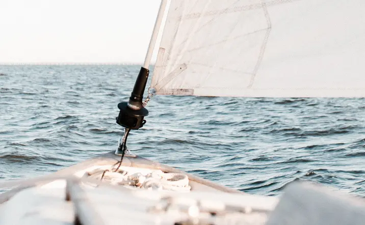 Excursión en velero día entero en Fornells