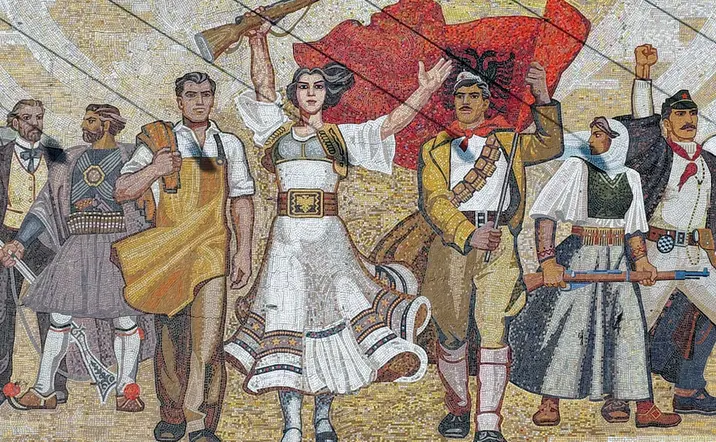 Tour a pie por Tirana