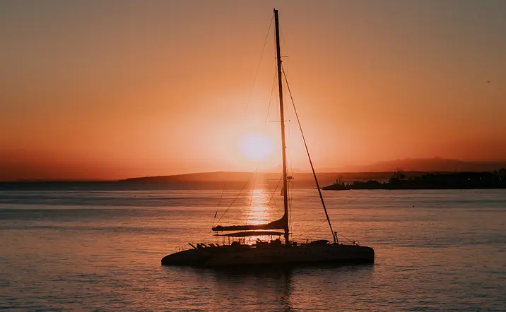 Crucero al atardecer y Cocktail
