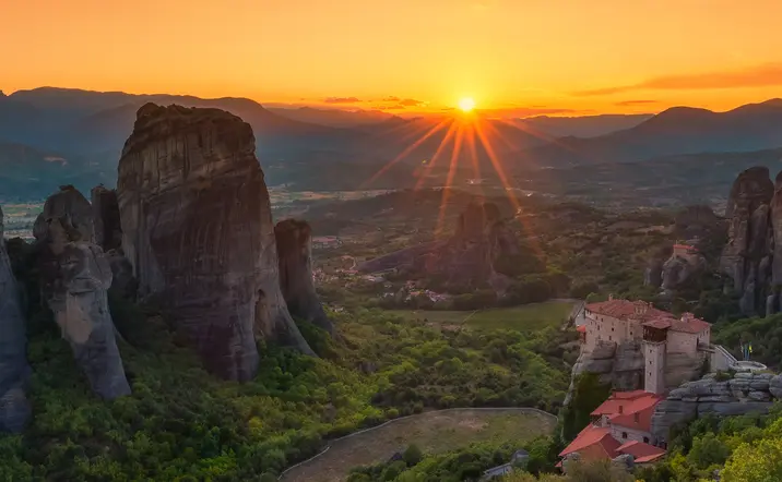 Tour por las montañas de Meteora al atardecer