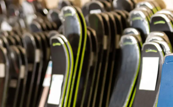 Alquiler de Esquís en Fuentes de Invierno