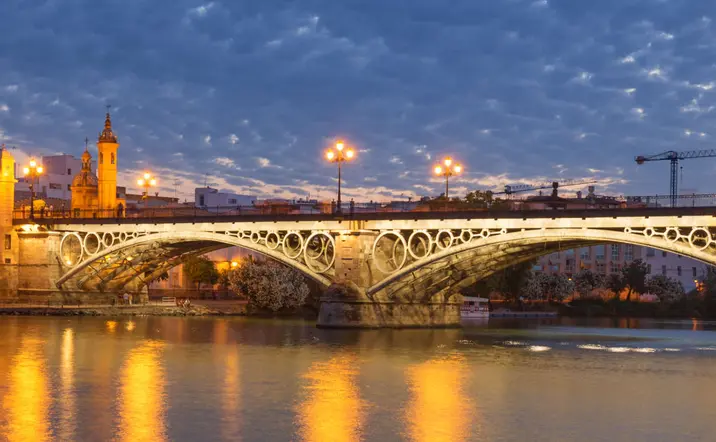 Tour nocturno por el Barrio de Santa Cruz de Sevilla