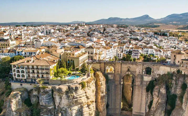 Excursión a Ronda y Setenil de las Bodegas desde Málaga
