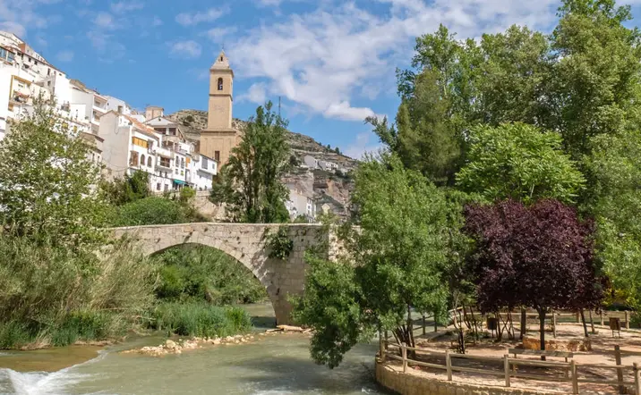 Tour a pie por Alcalá del Júcar