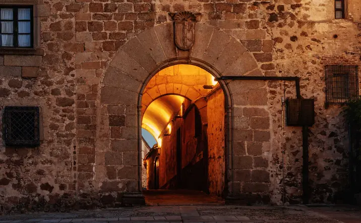 Free tour de los misterios y leyendas de Cáceres