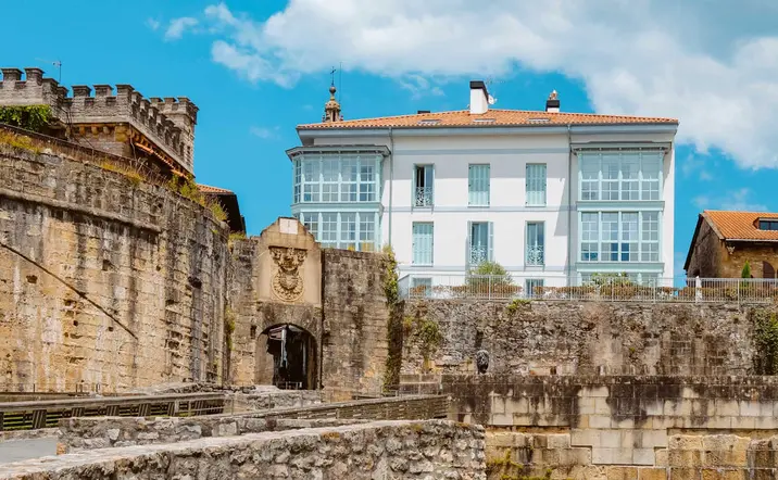 Tour a pie por Hondarribia