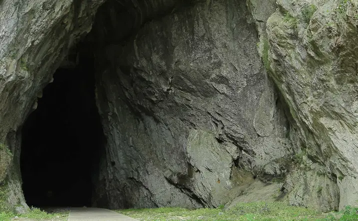 Espeleología por la cueva acuática El Molino - Matienzo, Cantabria - Actividades deportivas Buendía