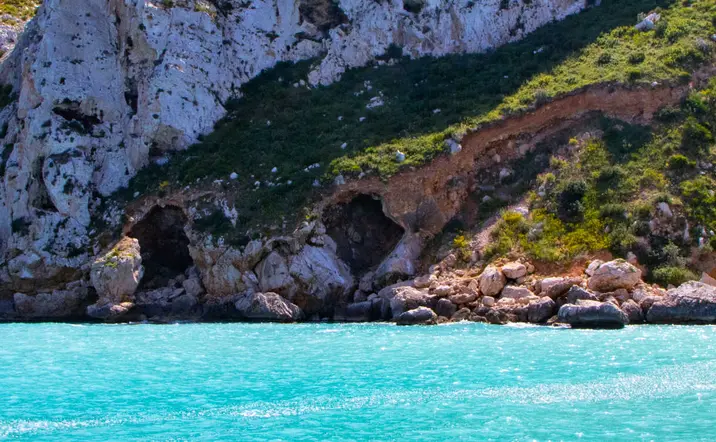 Excursión en barco por las calas de Ibiza