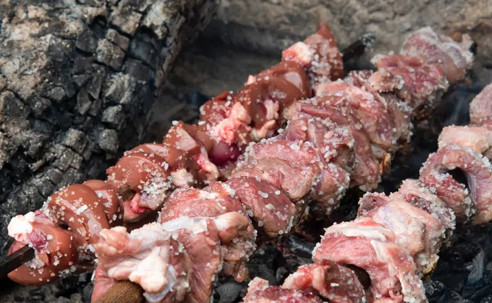 Cena con espectáculo folclórico