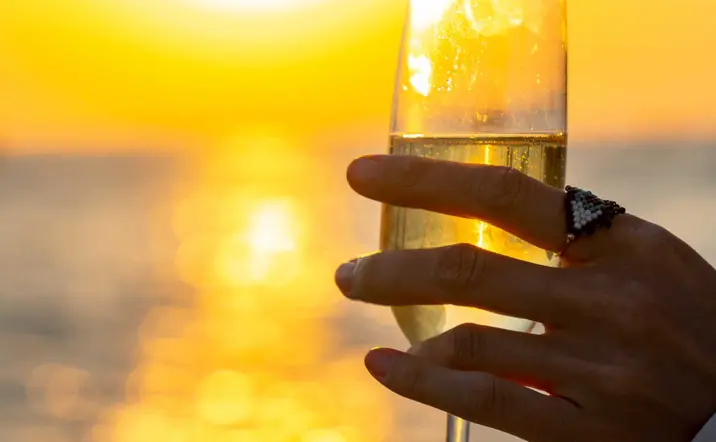 Paseo en catamarán al atardecer en Málaga