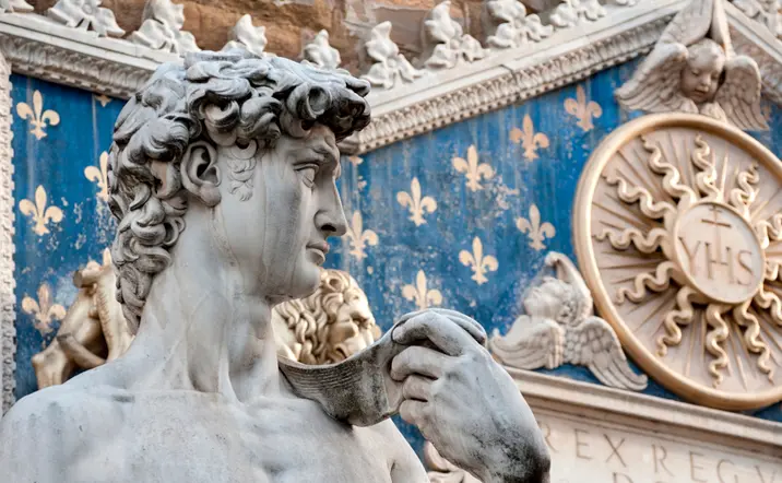 Escultura del David de Miguel Ángel en la Piazza della Signoria, Florencia