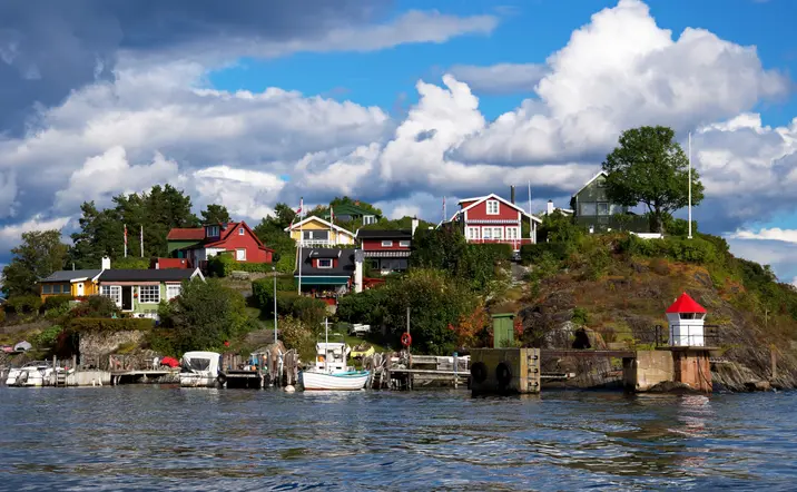 Paisaje urbano de las típicas casas noruegas.