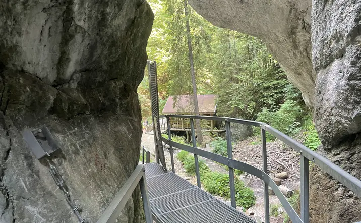Durante la ruta te encontrarás con tramos de escaleras para tu seguridad.