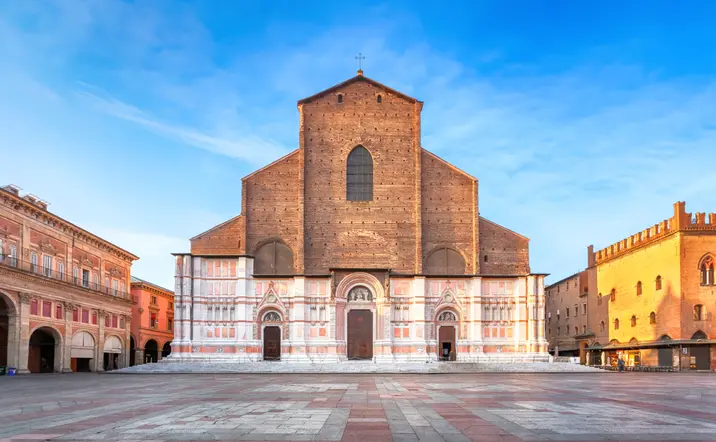 La Basílica de San Petronio en la Piazza Maggiore.
